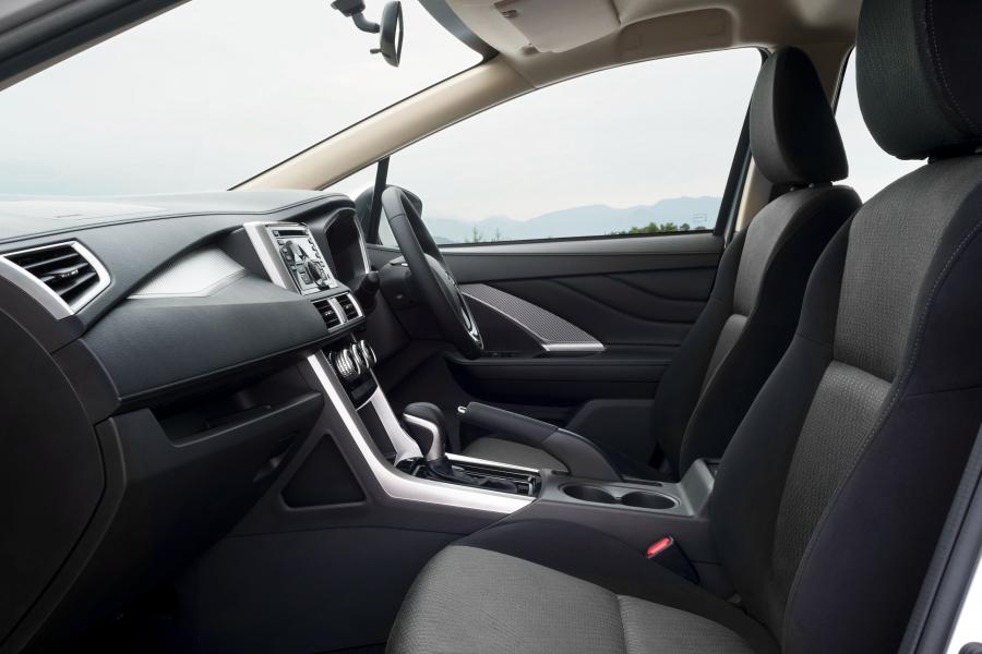 Интерьер Mitsubishi Xpander Sport 2017 года  (фото 11 из 11)
